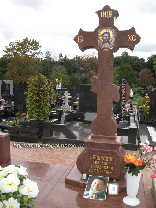 могила Г. Бачинского, фото Двамала, 9.8.2009 г.