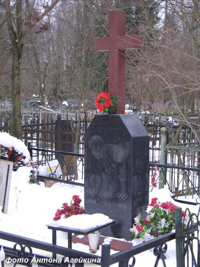 могила Анатолия Фирсова, фото Антона Агейкина, 16.1.2008 г.