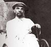 В. И. Ленин во время болезни