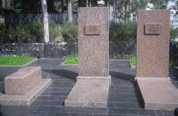 могила Ш. Рашидова, фото прислано из Узбекистана